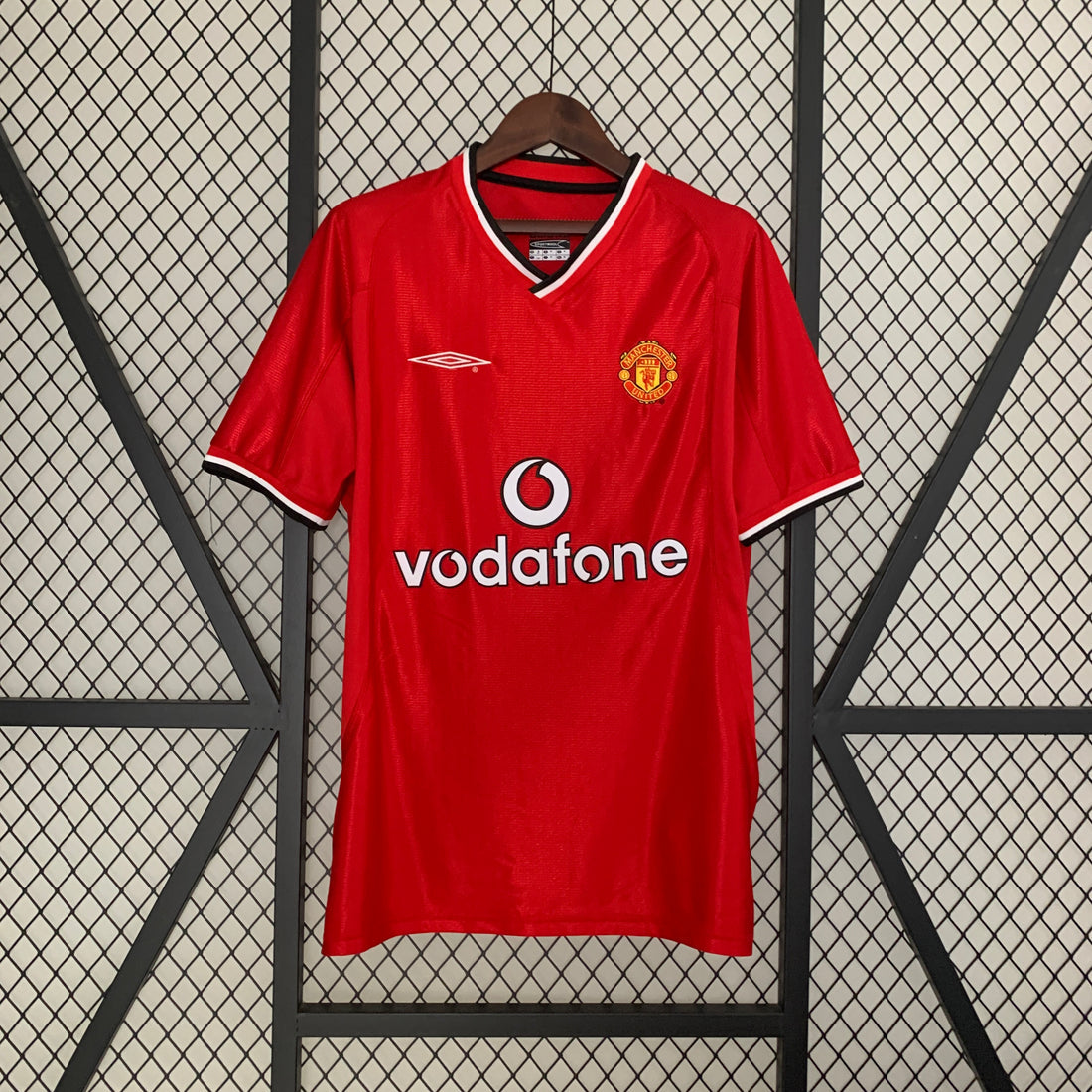 Manchester United , Sezona 2000/2002, Domaći Retro Dres.