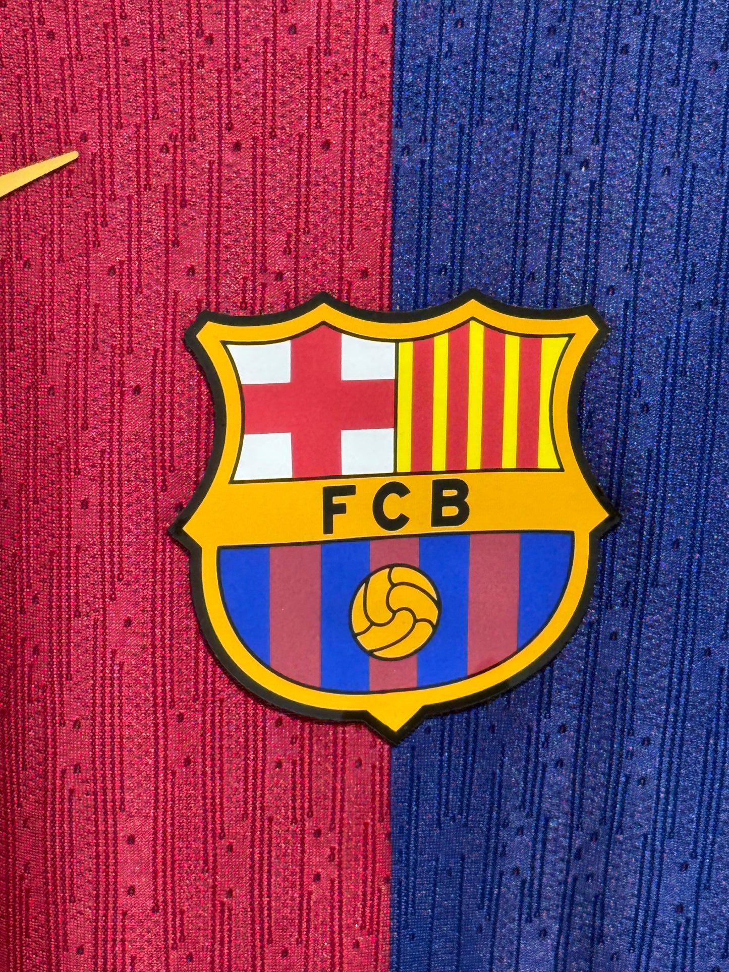 Barcelona, Sezona 2024/2025, Domaći Dres - Coldplay