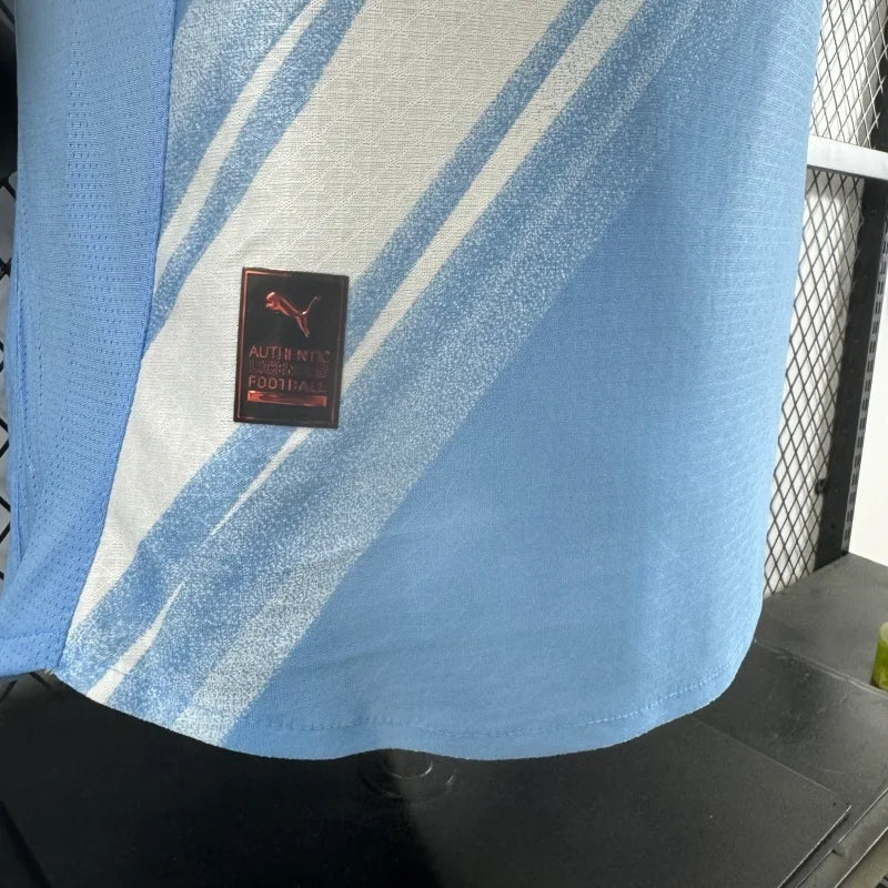 Manchester City, Sezona 2025/2026, Domaći Dres