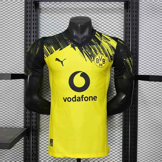 Borussia Dortmund, Sezona 2025/2026, Domaći Dres