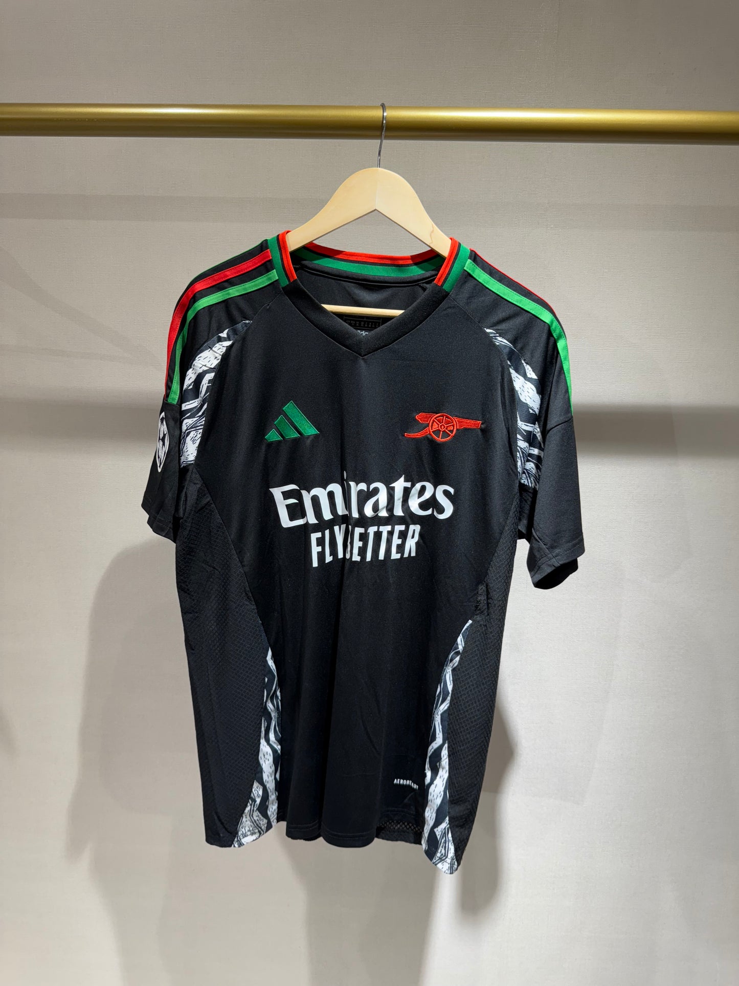 Arsenal, Sezona 2024/2025, Gostujući Dres - TROSSARD 9