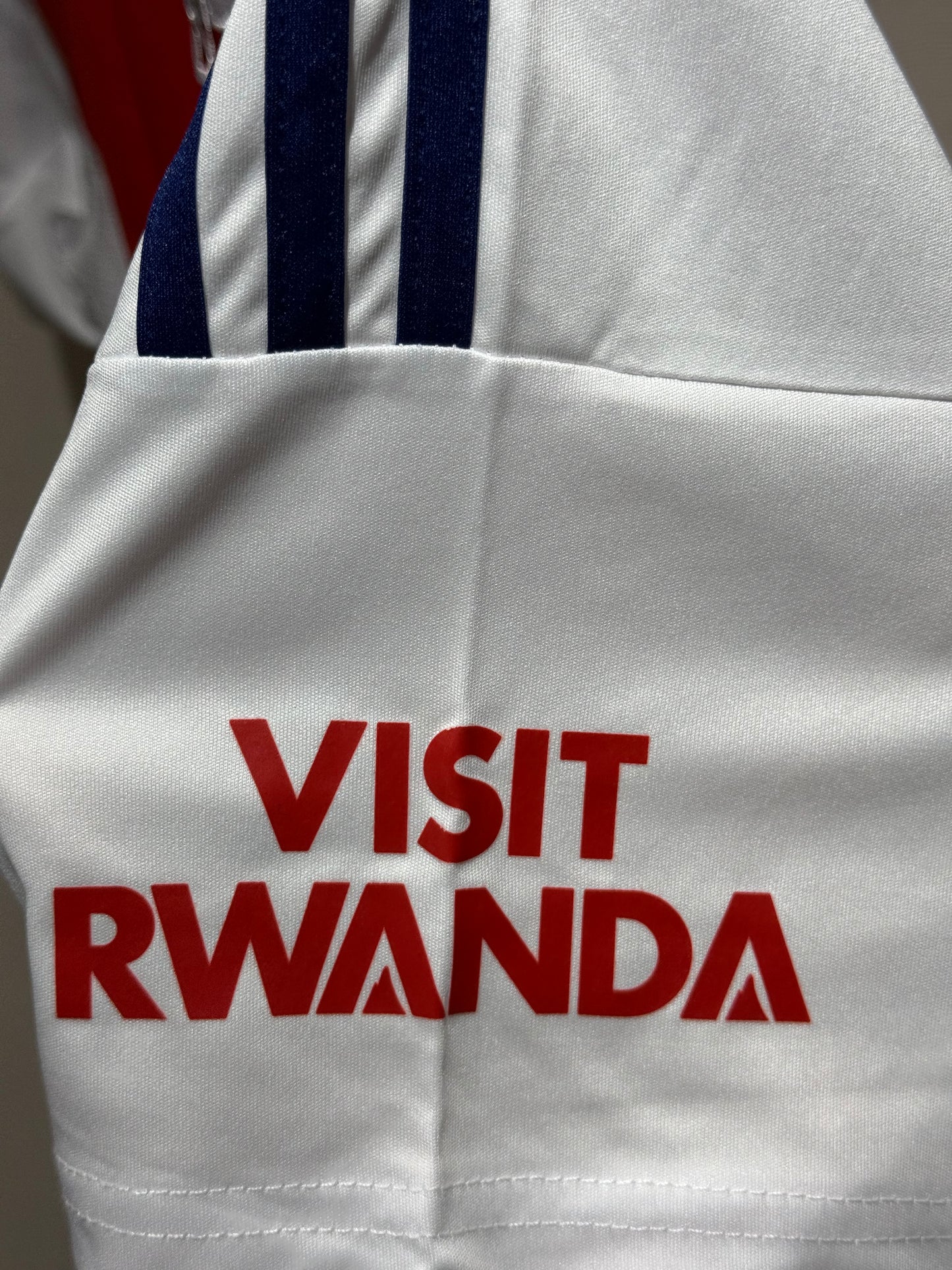 Arsenal, Sezona 2024/2025, Domaći Dres - Saka 7