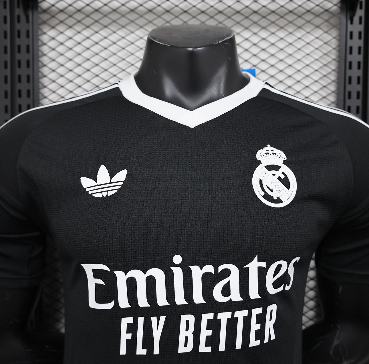 Real Madrid, Season 2024/2025, Goalkeeper Jersey