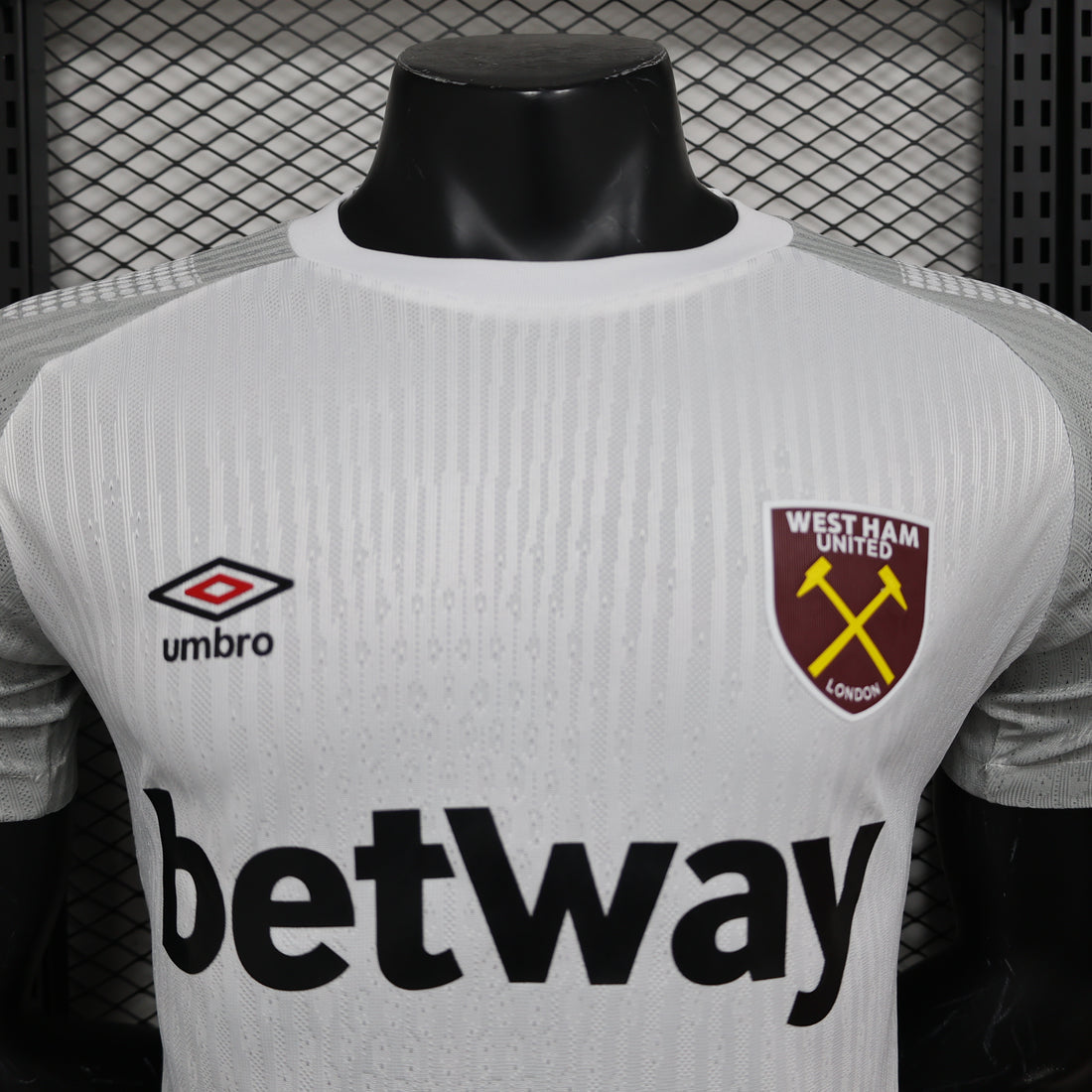 Westham, Sezona 2024/2025, Gostujući Dres