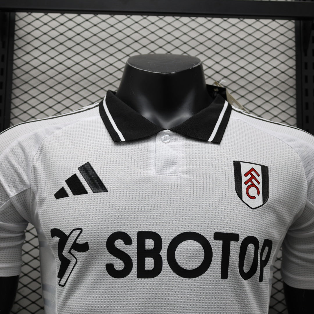 Fulham, Sezona 2024/2025, Domaći Dres