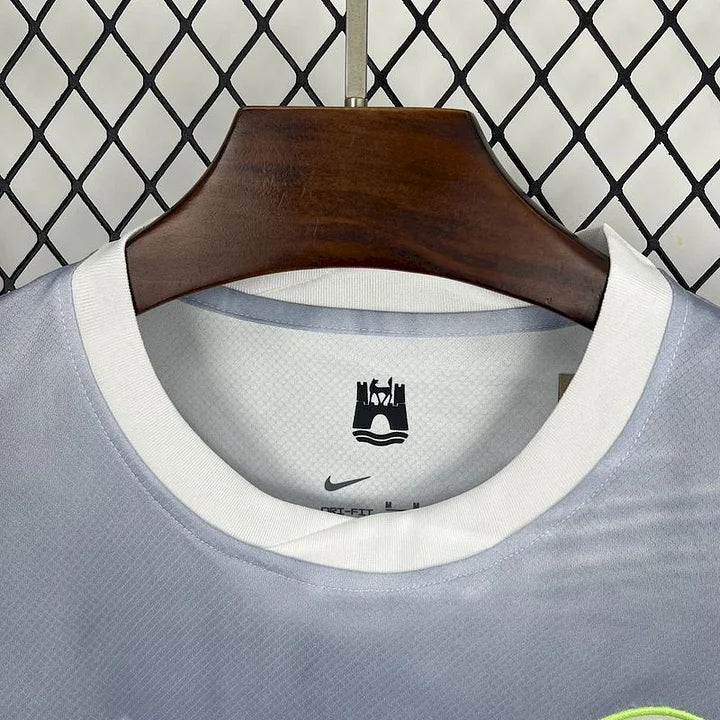 Wolfsburg, Sezona 2025/2026, Gostujući Dres