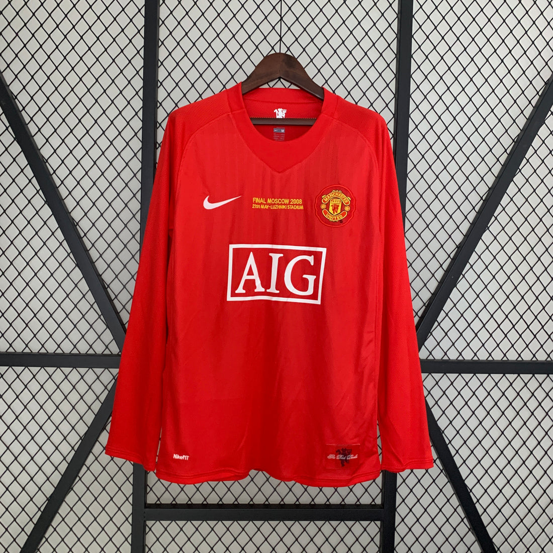 Manchester united , sezona 2007/2008, domaći retro dres.