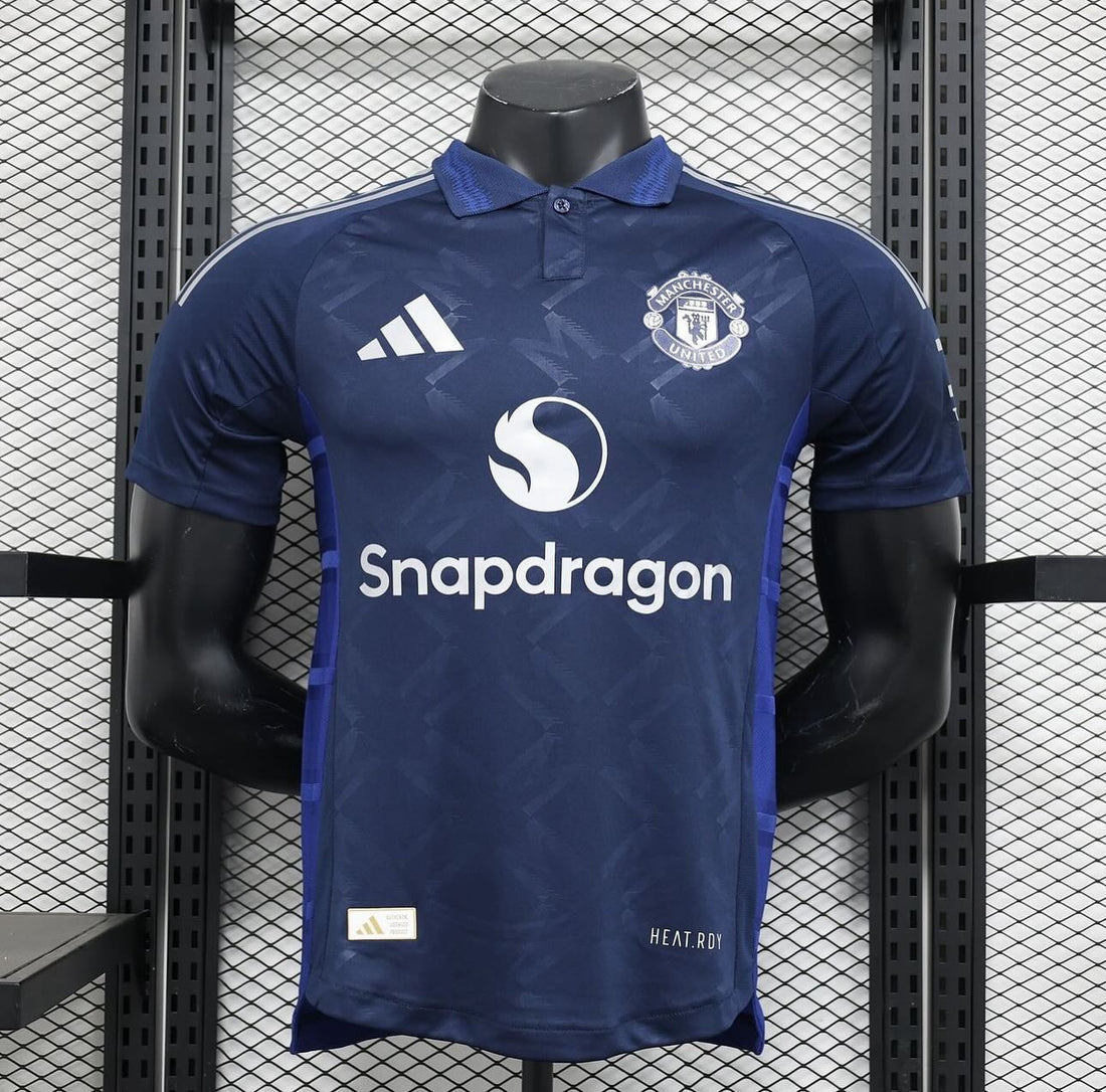 Manchester United, Sezona 2024/2025, Gostujući Dres