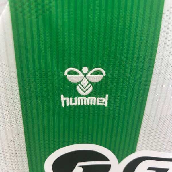 Real Betis, Sezona 2025/2026, Domaći Dres