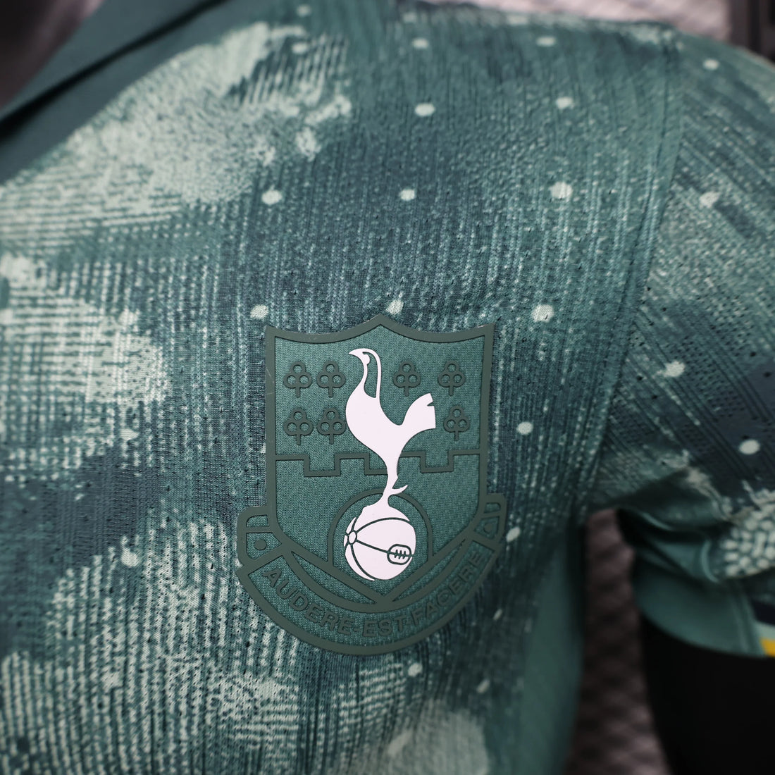 Tottenham, Sezona 2024/2025, Treći Dres