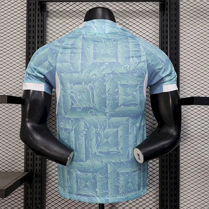 Juventus, Sezona 2025/2026, Gostujući Dres