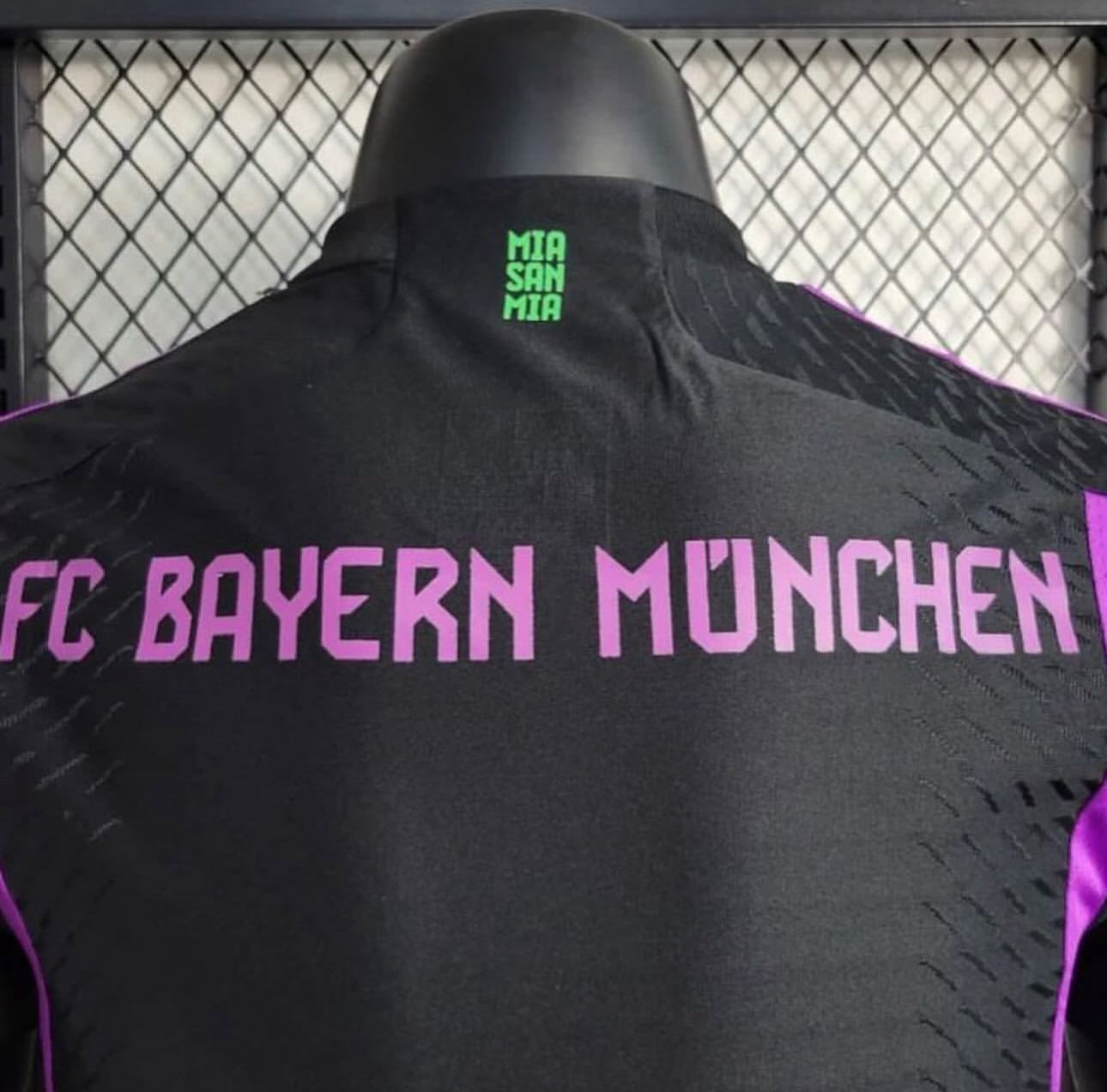 Bayern Münich, Season 2023/2024, Away Jersey