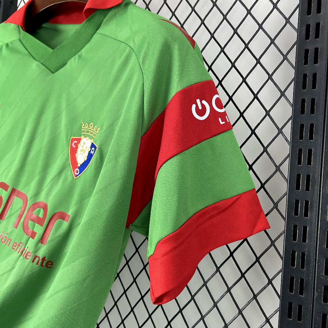 Osasuna, Sezona 2025/2026, Gostujući Dres