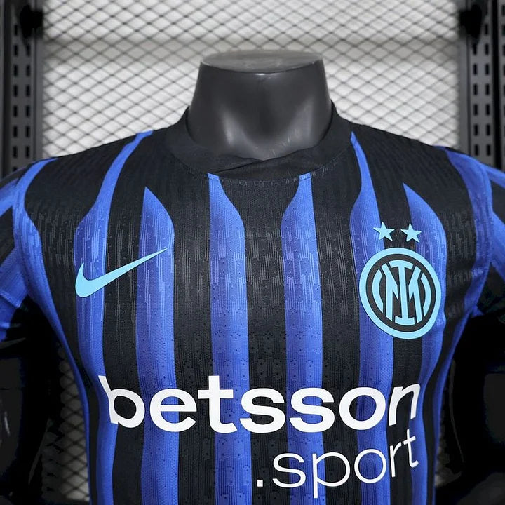 Inter Milan, Sezona 2025/2026, Domaći Dres