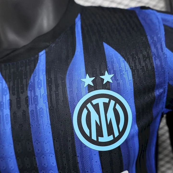 Inter Milan, Sezona 2025/2026, Domaći Dres
