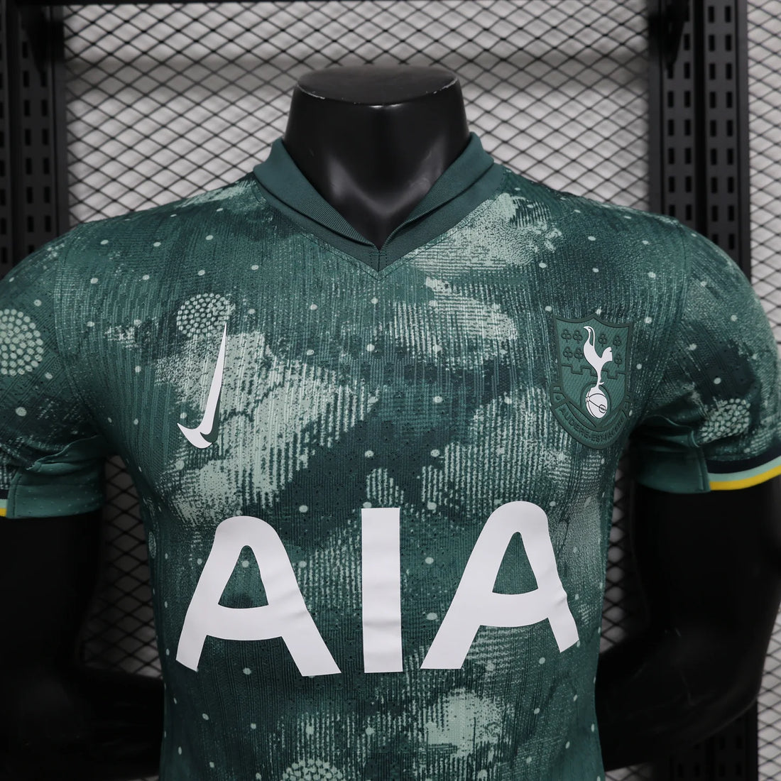 Tottenham, Sezona 2024/2025, Treći Dres