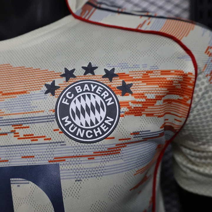 Bayern Munich, Sezona 2025/2026, Gostujući Dres