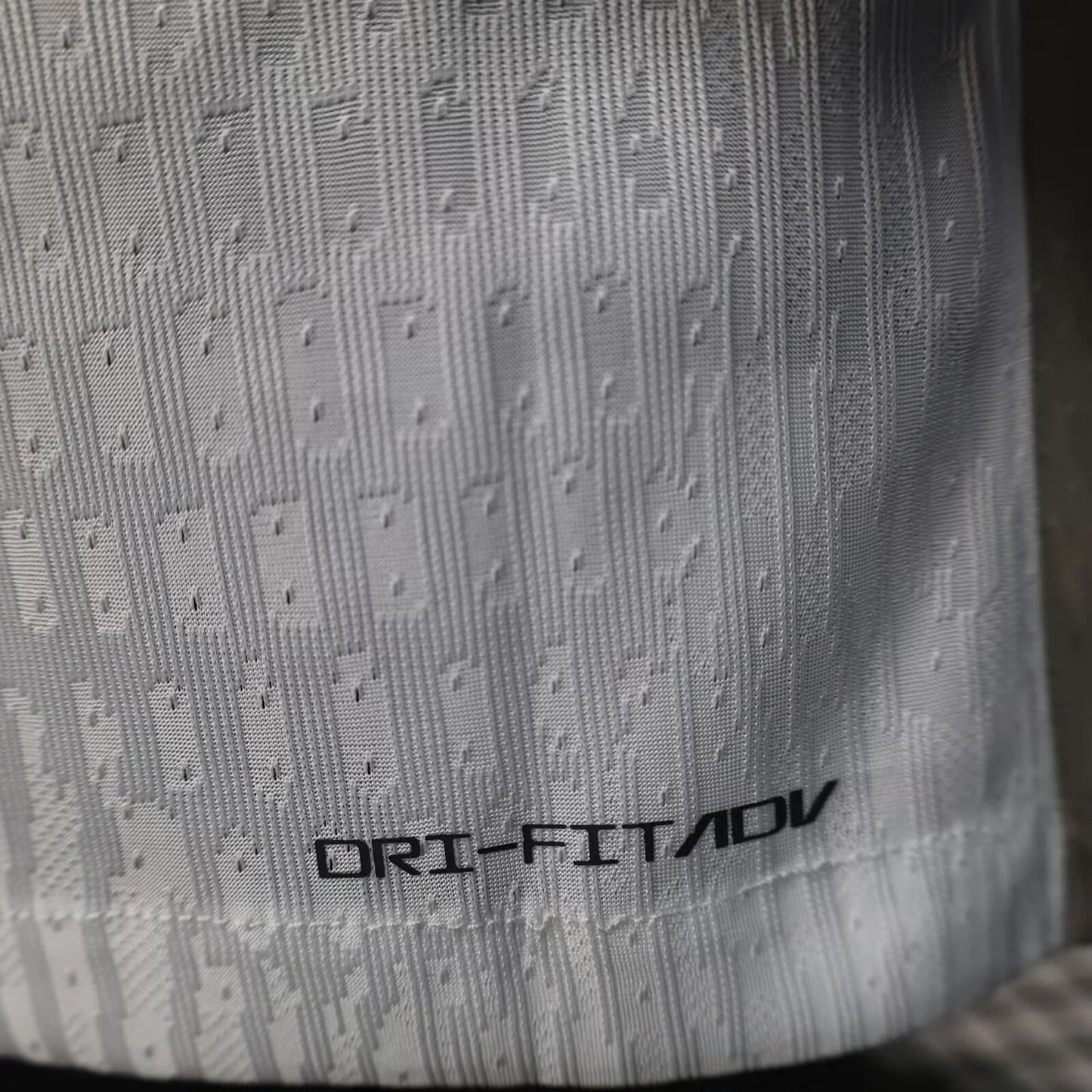 Tottenham, Sezona 2025/2026, Domaći Dres