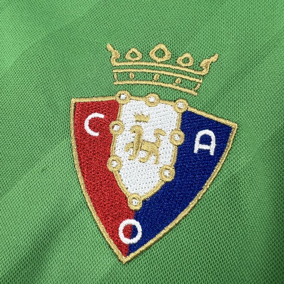 Osasuna, Sezona 2025/2026, Gostujući Dres
