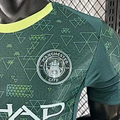 Manchester City, Sezona 2025/2026, Četvrti Dres