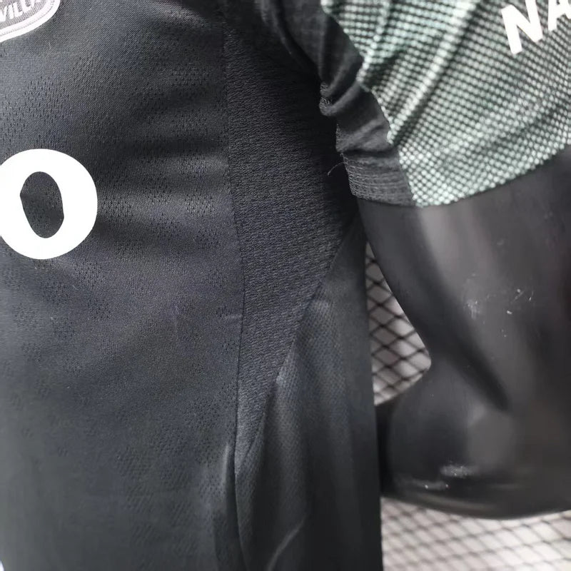 Aston Villa, Sezona 2025/2026, Gostujući Dres