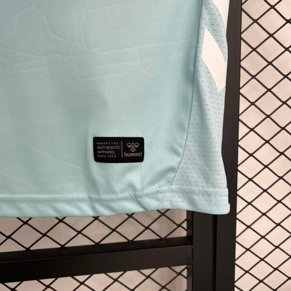 Real Betis, Sezona 2025/2026, Gostujući Dres