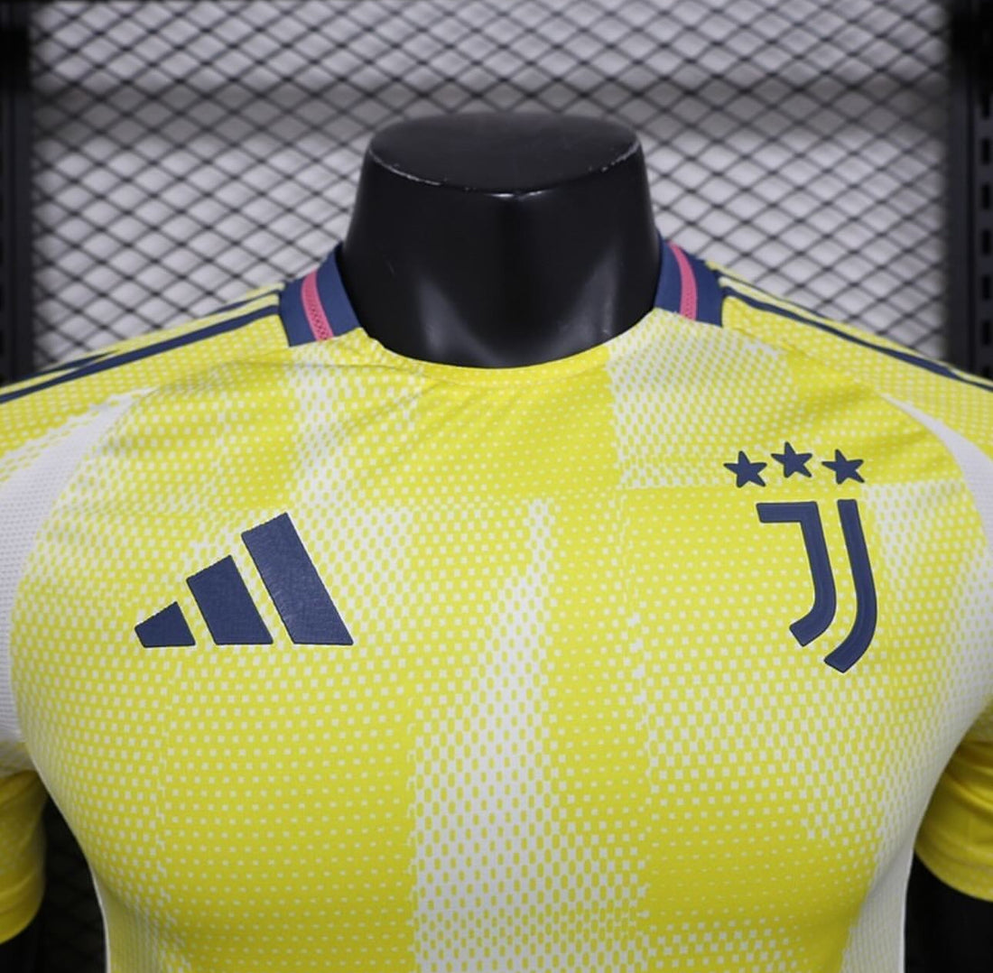 Juventus, Sezona 2024/2025, Gostujući Dres