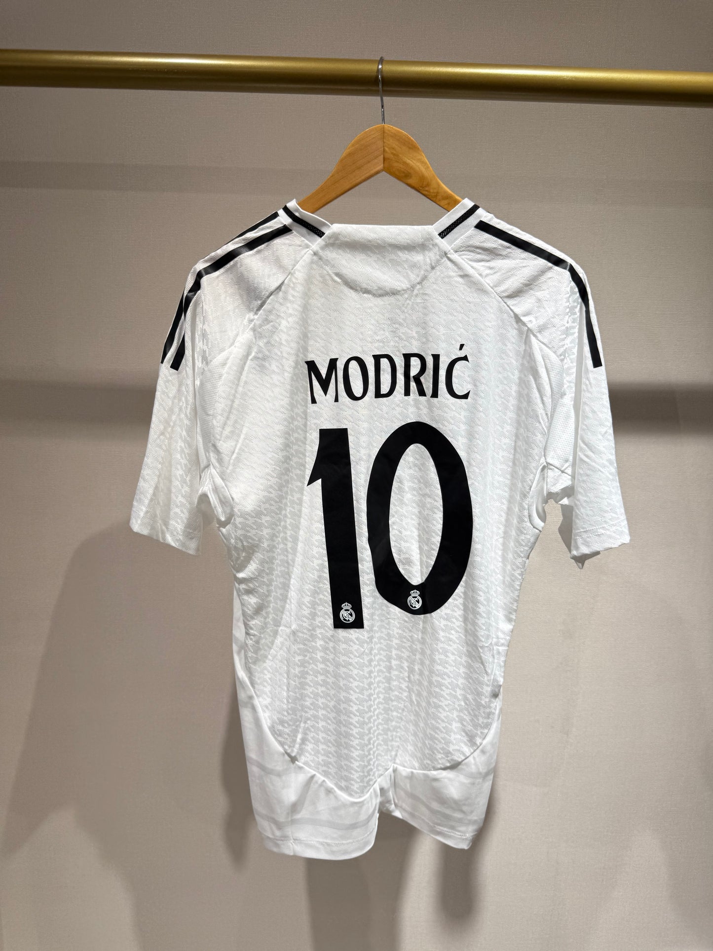Real Madrid, Sezona 2024/2025, Domaći Dres - Modrić 10