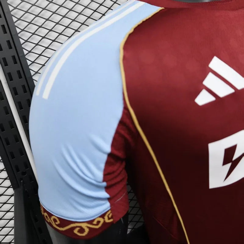 Aston Villa, Sezona 2025/2026, Domaći Dres