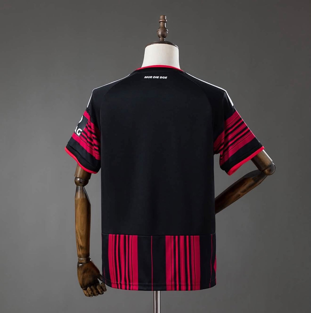 Frankfurt Domaći 2026/2027 Dres