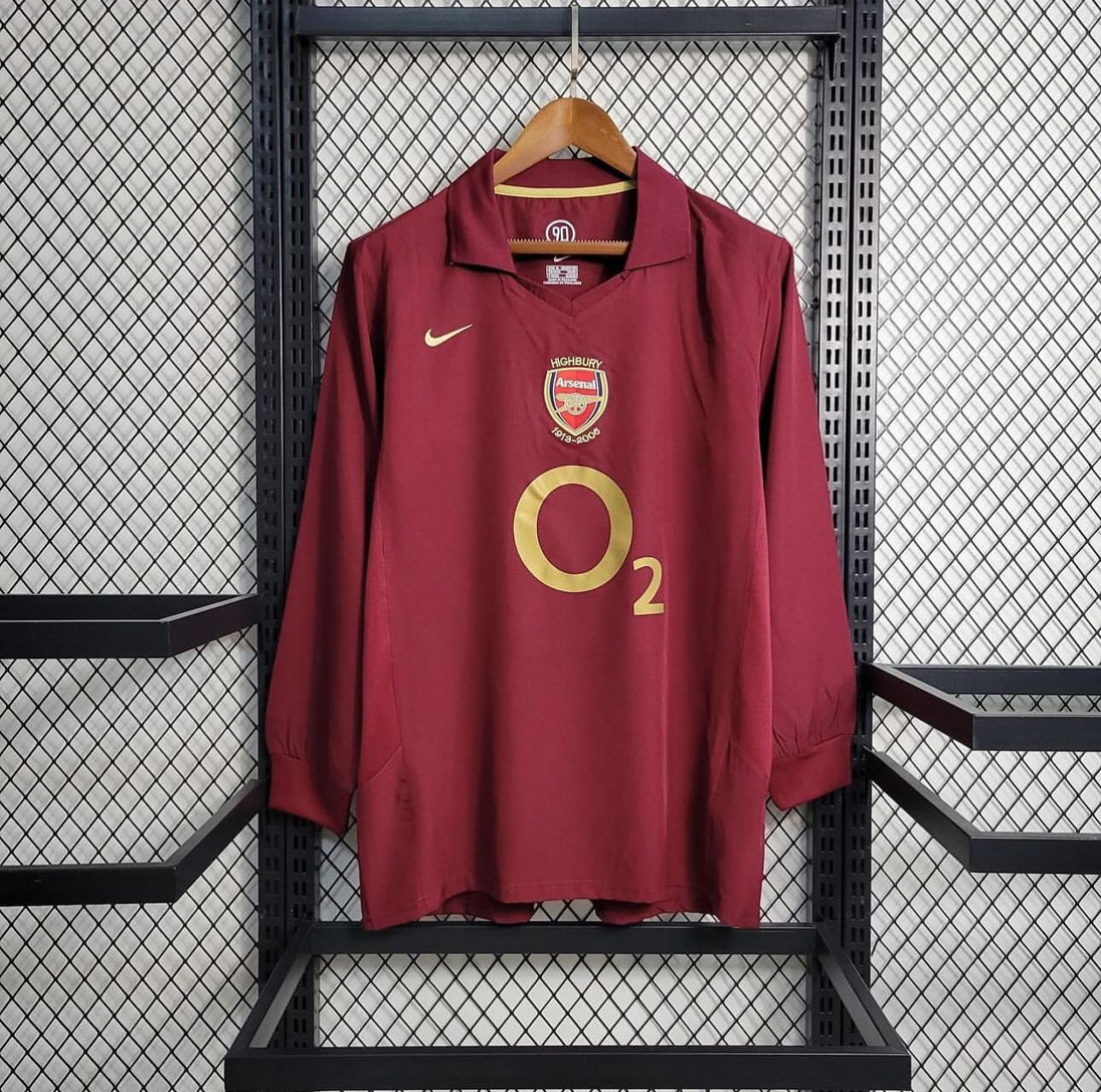 Arsenal, Sezona 2005/2006, Domaći Retro Dres.