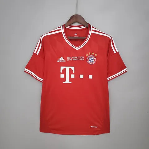 Bayern Münich, Sezona 2012/2013, Domaći Retro Dres.