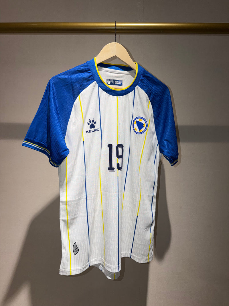 Gostujući dres Bosnia 2026 - Alajbegović 19