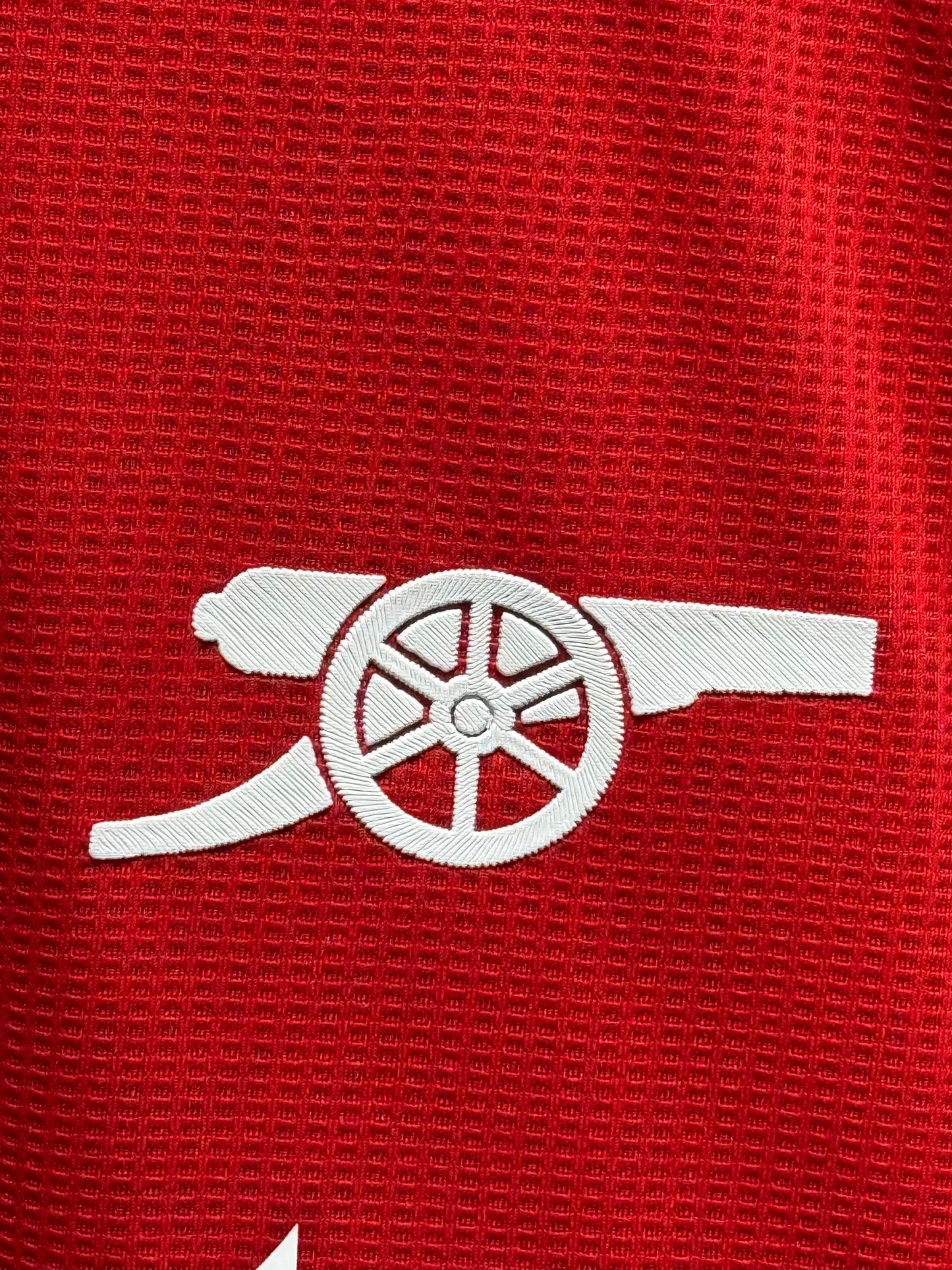 Arsenal, Sezona 2024/2025, Domaći Dres - Saka 7
