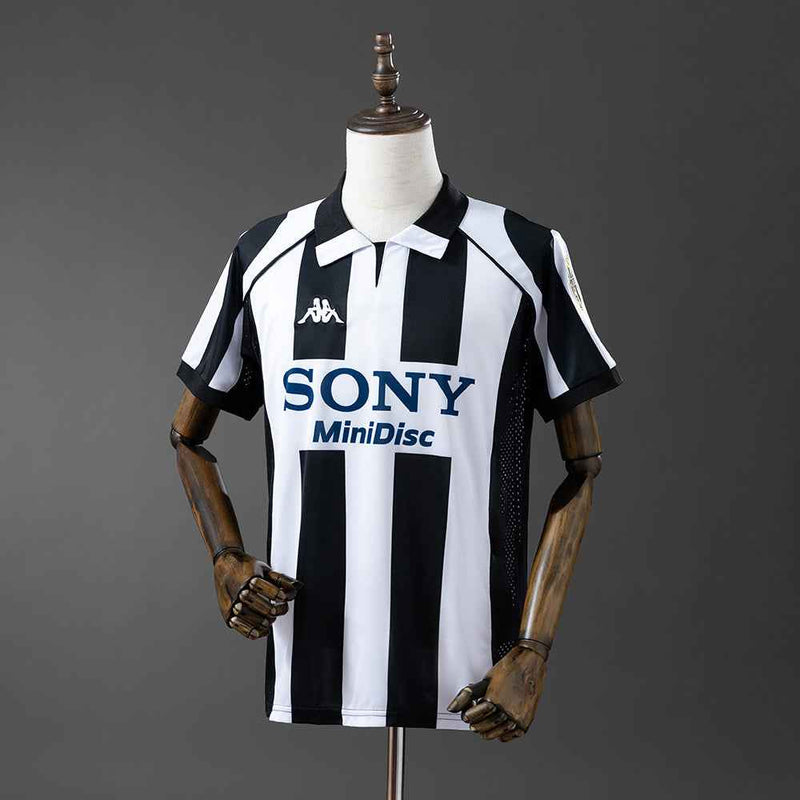 Juventus domaći dres 1997/98